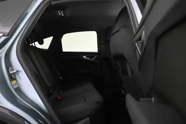 Harmaa Maastoauto, Audi Q4 e-tron – VAR-31231
