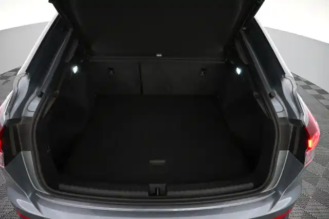 Harmaa Maastoauto, Audi Q4 e-tron – VAR-31231