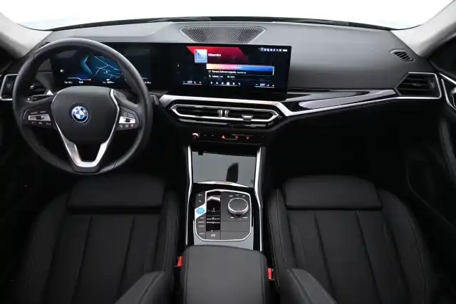Musta Sedan, BMW i4 – VAR-31240