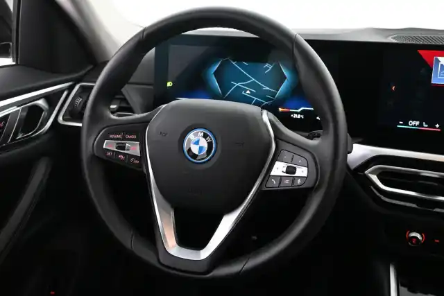 Musta Sedan, BMW i4 – VAR-31240