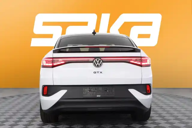 Valkoinen Maastoauto, Volkswagen ID.5 – VAR-31501