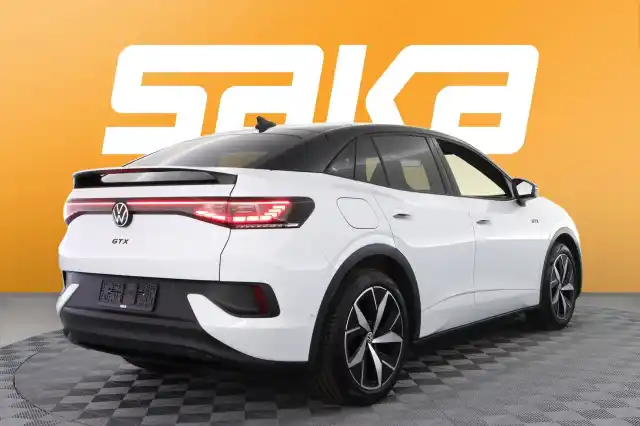 Valkoinen Maastoauto, Volkswagen ID.5 – VAR-31501