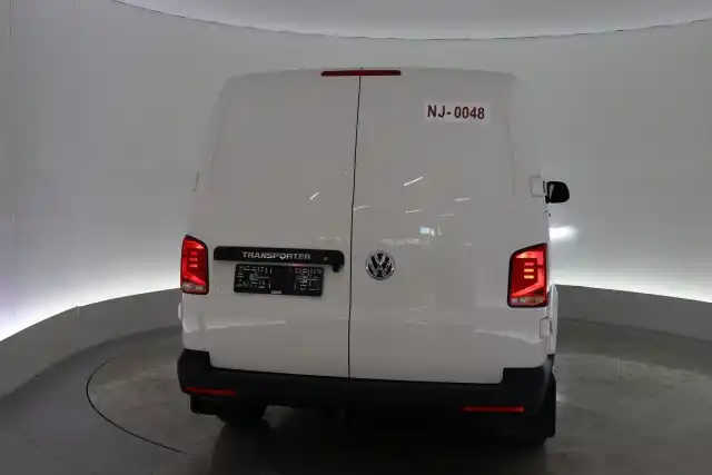 Valkoinen Pakettiauto, Volkswagen Transporter – VAR-31658