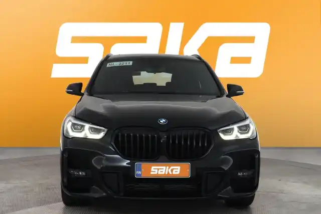 Musta Maastoauto, BMW X1 – VAR-31663