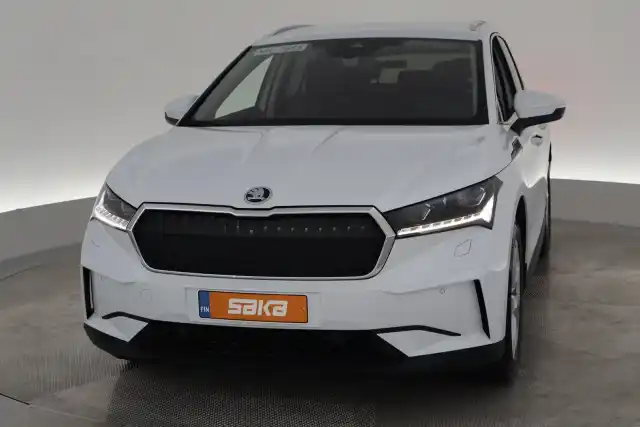 Valkoinen Maastoauto, Skoda Enyaq – VAR-31860