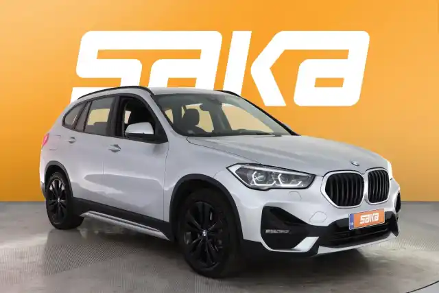 Harmaa Maastoauto, BMW X1 – VAR-32153