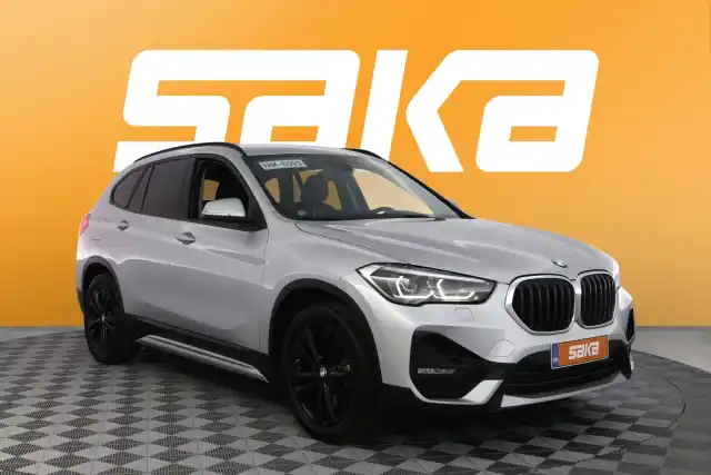 Harmaa Maastoauto, BMW X1 – VAR-32153