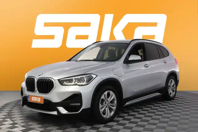 Harmaa Maastoauto, BMW X1 – VAR-32153