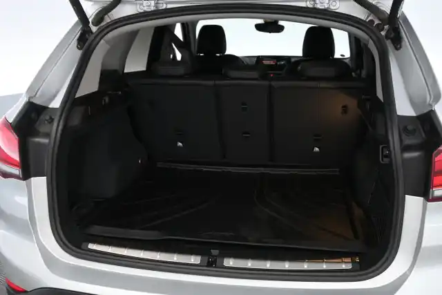 Harmaa Maastoauto, BMW X1 – VAR-32153