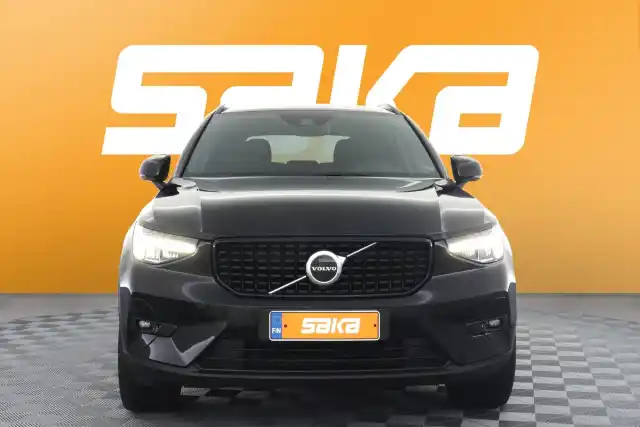 Musta Maastoauto, Volvo XC40 – VAR-32389
