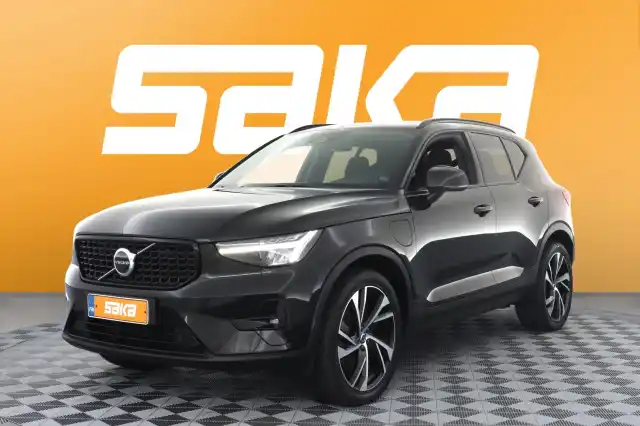 Musta Maastoauto, Volvo XC40 – VAR-32389