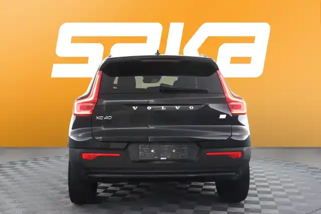 Musta Maastoauto, Volvo XC40 – VAR-32389