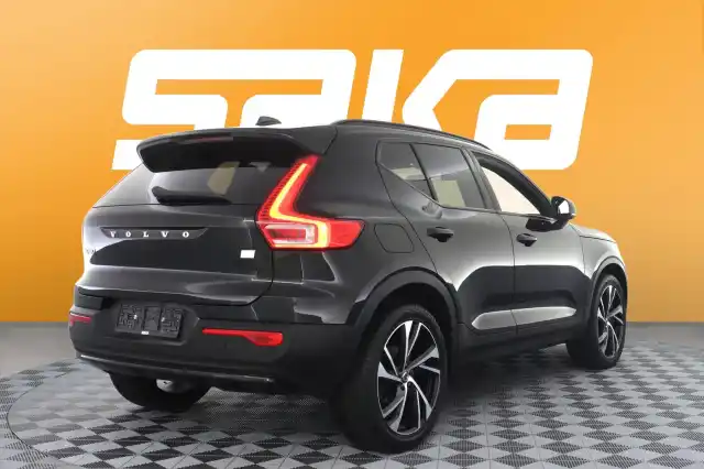 Musta Maastoauto, Volvo XC40 – VAR-32389