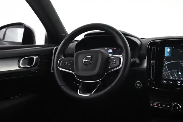 Musta Maastoauto, Volvo XC40 – VAR-32389