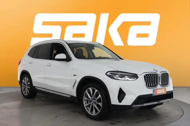 Valkoinen Maastoauto, BMW X3 – VAR-32426