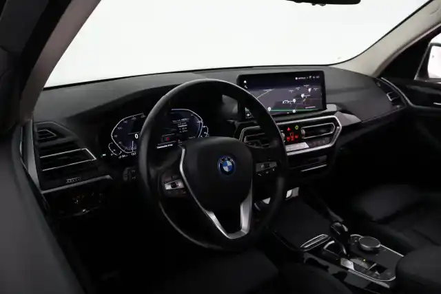 Valkoinen Maastoauto, BMW X3 – VAR-32426