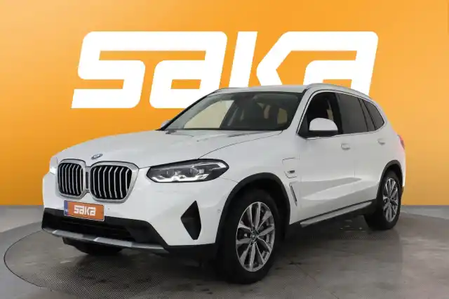 Valkoinen Maastoauto, BMW X3 – VAR-32426