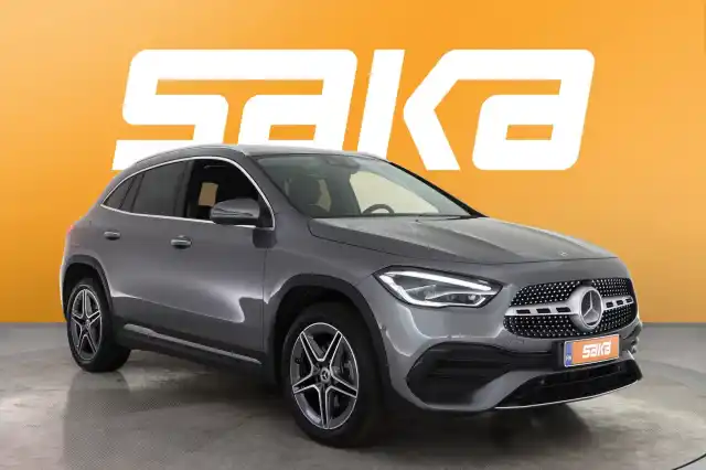 Harmaa Maastoauto, Mercedes-Benz GLA – VAR-32555