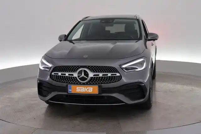 Harmaa Maastoauto, Mercedes-Benz GLA – VAR-32555