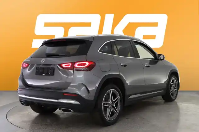 Harmaa Maastoauto, Mercedes-Benz GLA – VAR-32555