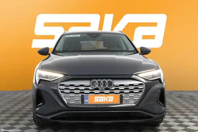 Harmaa Maastoauto, Audi Q8 e-tron – VAR-32561