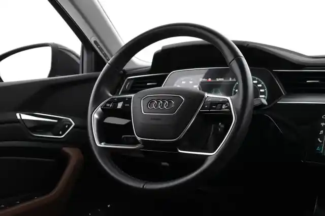 Harmaa Maastoauto, Audi Q8 e-tron – VAR-32561