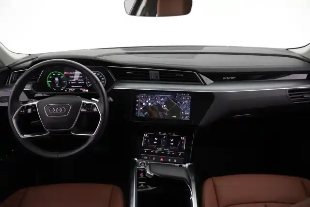 Harmaa Maastoauto, Audi Q8 e-tron – VAR-32561