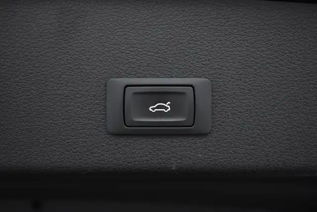 Harmaa Maastoauto, Audi Q8 e-tron – VAR-32561