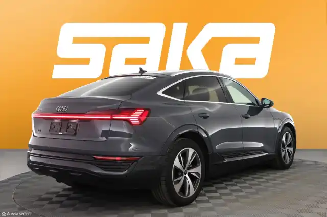 Harmaa Maastoauto, Audi Q8 e-tron – VAR-32561