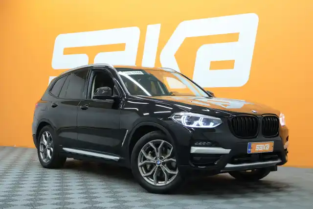 Musta Maastoauto, BMW X3 – VAR-32566