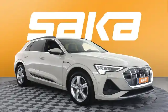 Beige Maastoauto, Audi e-tron – VAR-32573