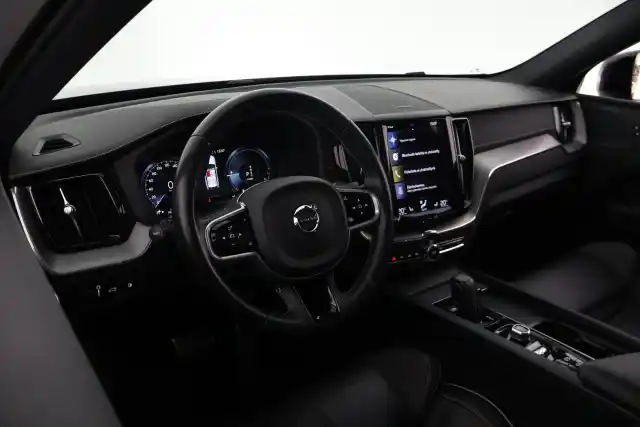 Musta Maastoauto, Volvo XC60 – VAR-32589