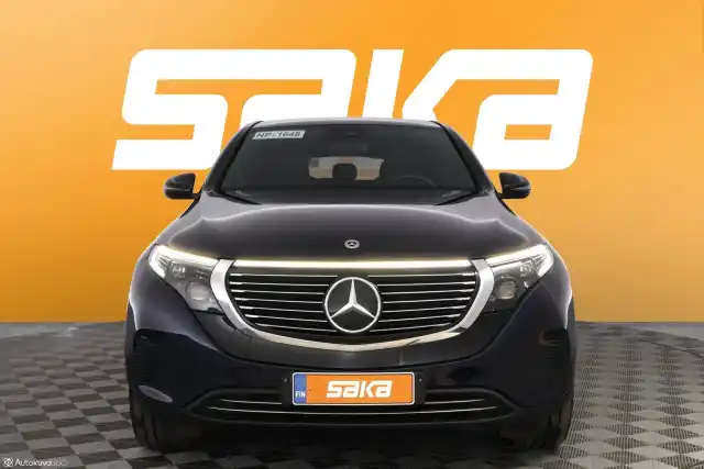 Sininen Maastoauto, Mercedes-Benz EQC – VAR-32600