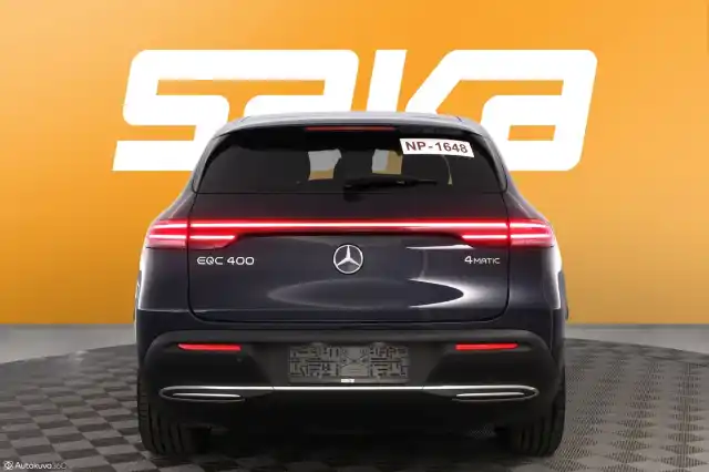 Sininen Maastoauto, Mercedes-Benz EQC – VAR-32600