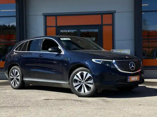 Sininen Maastoauto, Mercedes-Benz EQC – VAR-32600