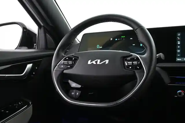 Valkoinen Maastoauto, Kia EV6 – VAR-32768