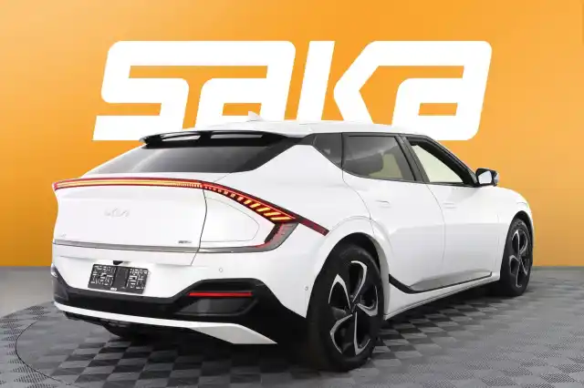 Valkoinen Maastoauto, Kia EV6 – VAR-32768