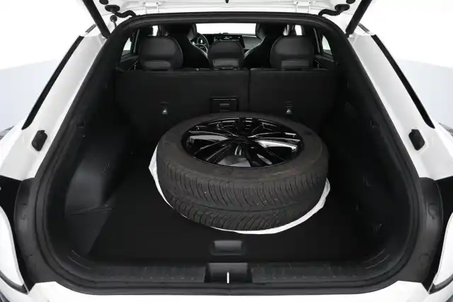 Valkoinen Maastoauto, Kia EV6 – VAR-32768