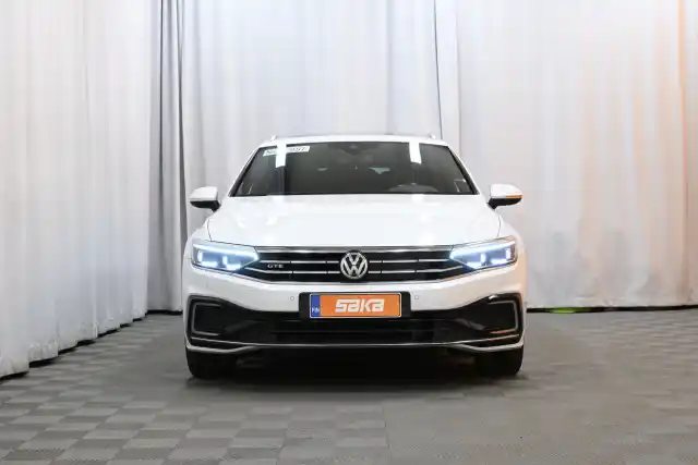 Valkoinen Farmari, Volkswagen Passat – VAR-32787