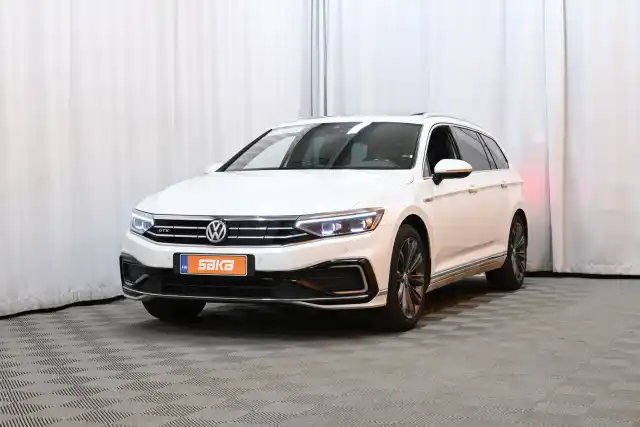 Valkoinen Farmari, Volkswagen Passat – VAR-32787