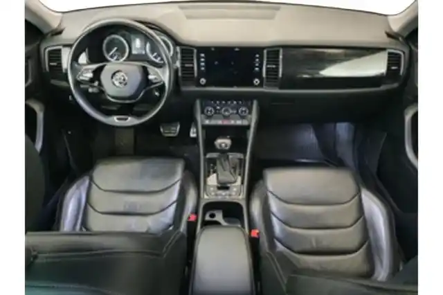 Harmaa Maastoauto, Skoda Kodiaq – VAR-32876