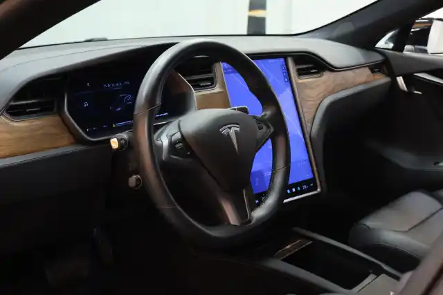 Musta Sedan, Tesla Model S – VAR-32963