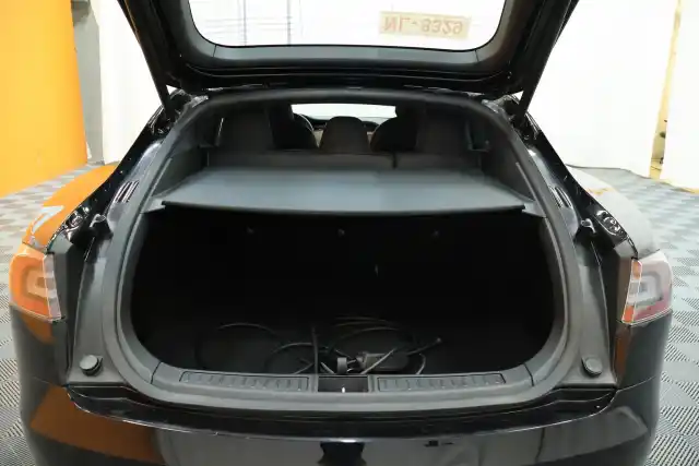 Musta Sedan, Tesla Model S – VAR-32963