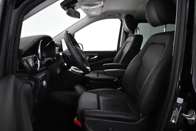 Musta Tila-auto, Mercedes-Benz EQV – VAR-330141