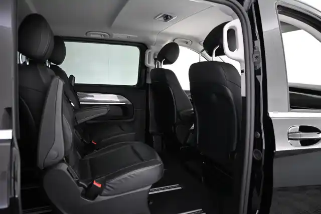 Musta Tila-auto, Mercedes-Benz EQV – VAR-330141