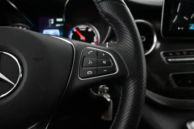 Musta Tila-auto, Mercedes-Benz EQV – VAR-330141