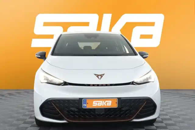 Valkoinen Viistoperä, CUPRA Born – VAR-33155