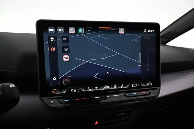 Valkoinen Viistoperä, CUPRA Born – VAR-33155