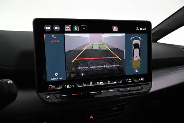 Valkoinen Viistoperä, CUPRA Born – VAR-33155