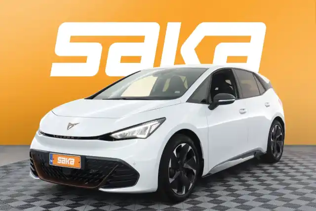 Valkoinen Viistoperä, CUPRA Born – VAR-33155